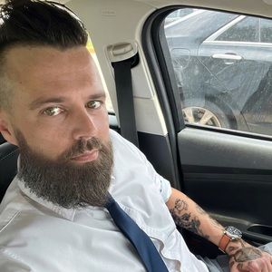 Meet your Posher, Bobby